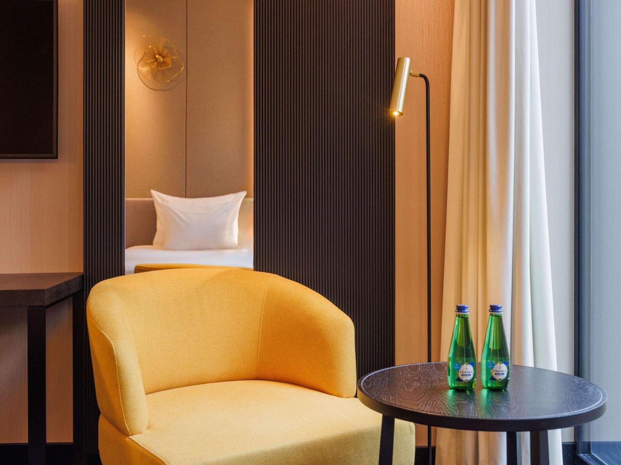 Movenpick Hotel Талин Екстериор снимка
