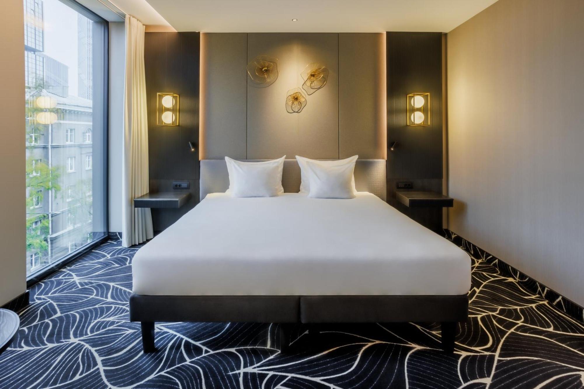 Movenpick Hotel Талин Екстериор снимка