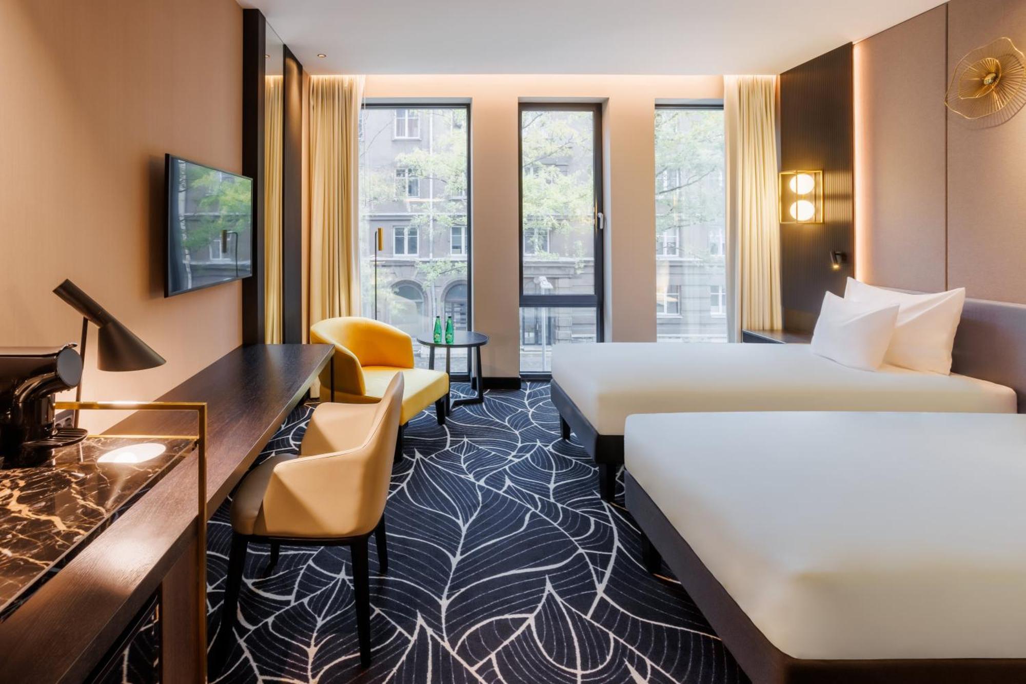 Movenpick Hotel Талин Екстериор снимка