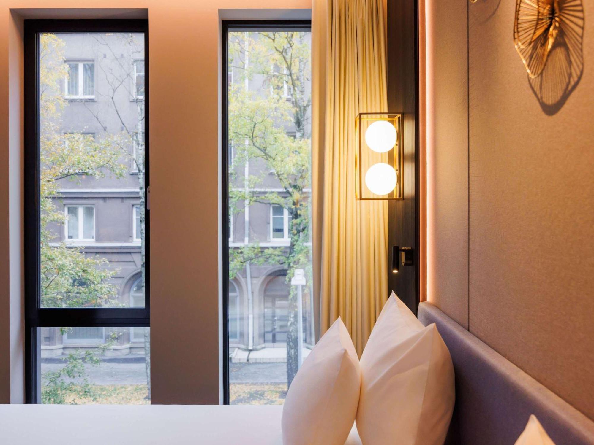 Movenpick Hotel Талин Екстериор снимка