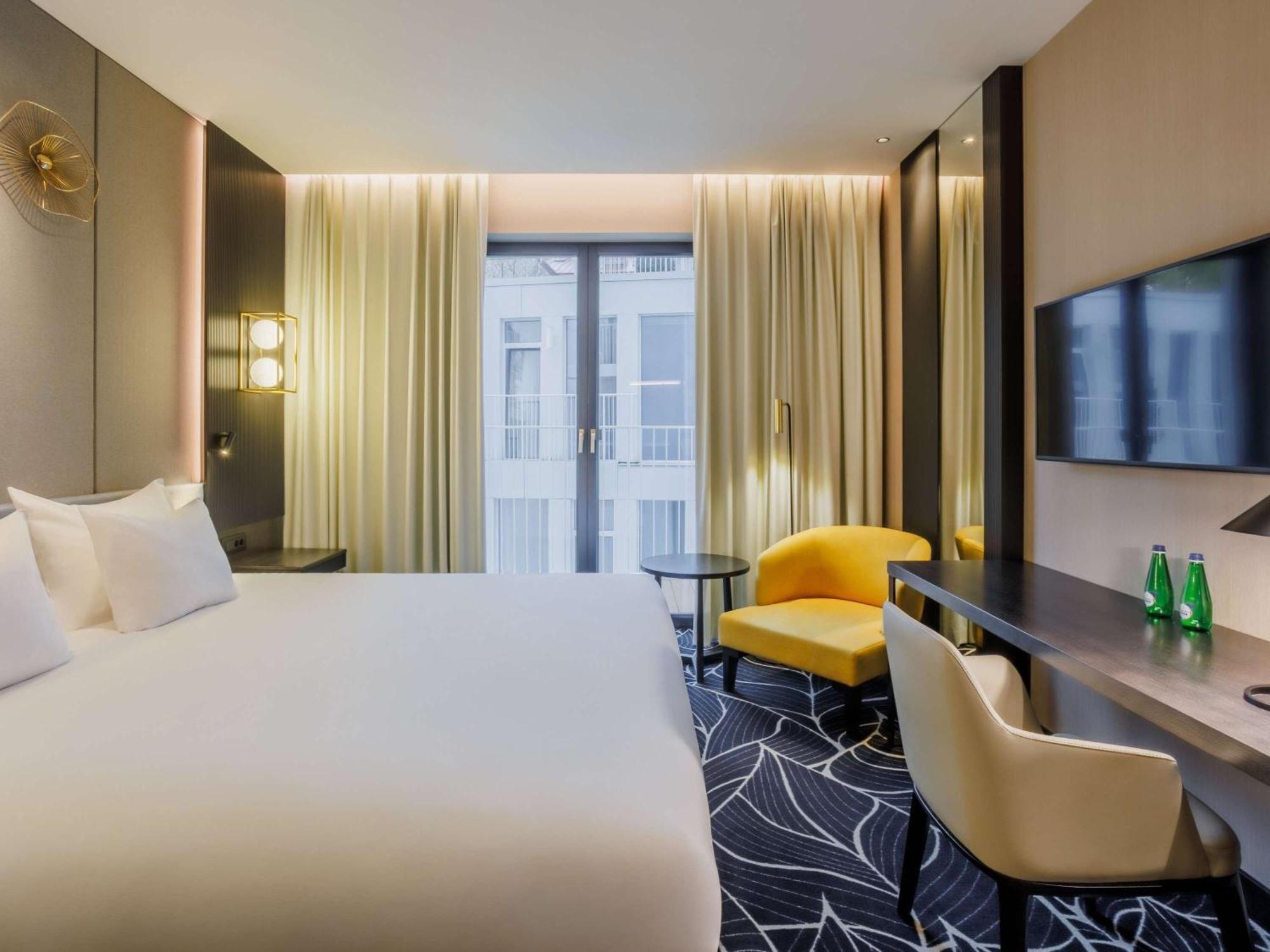 Movenpick Hotel Талин Екстериор снимка