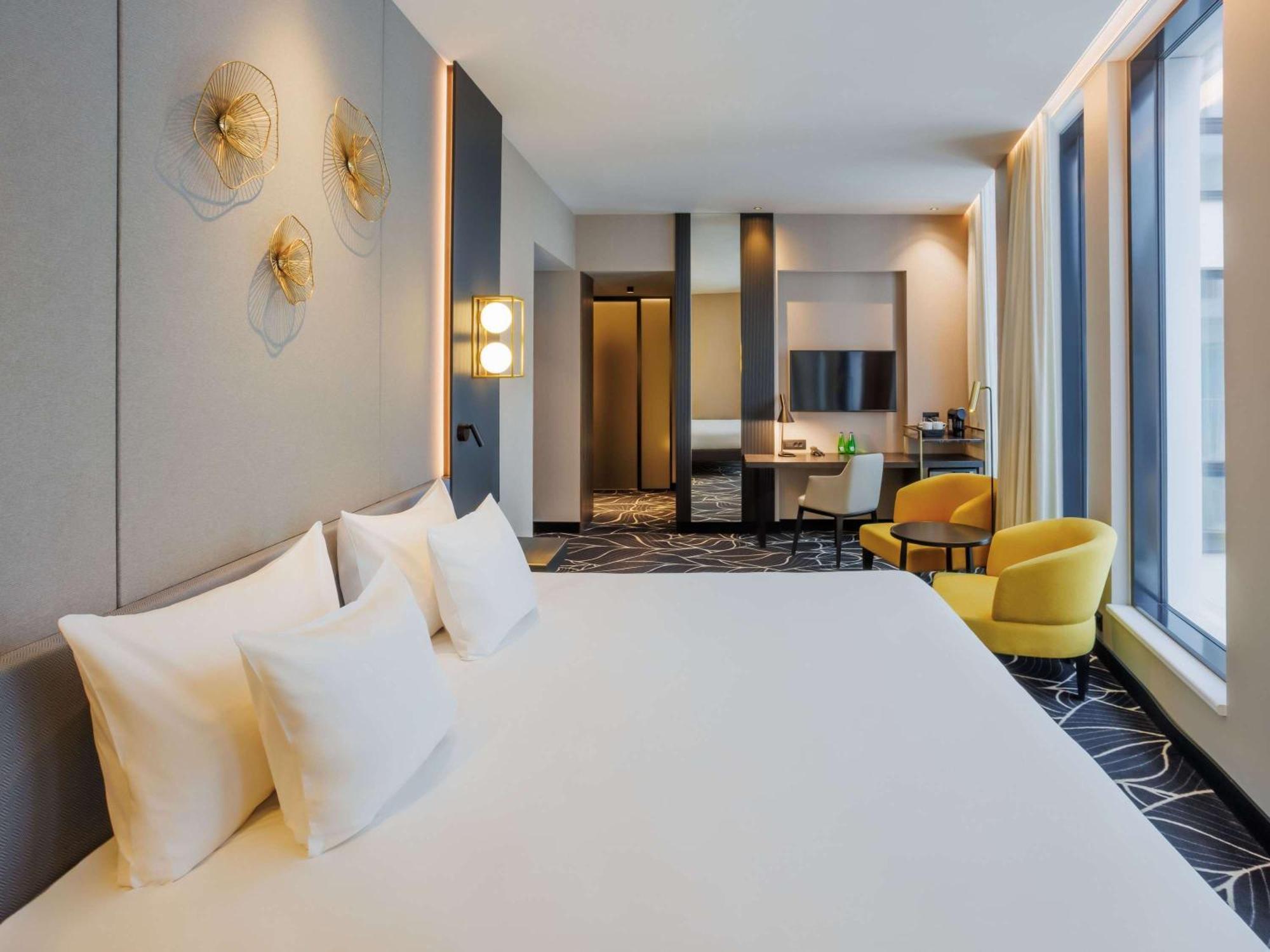 Movenpick Hotel Талин Екстериор снимка